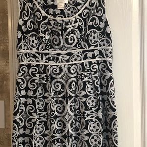 Beautiful dress that can be dressed up o down!